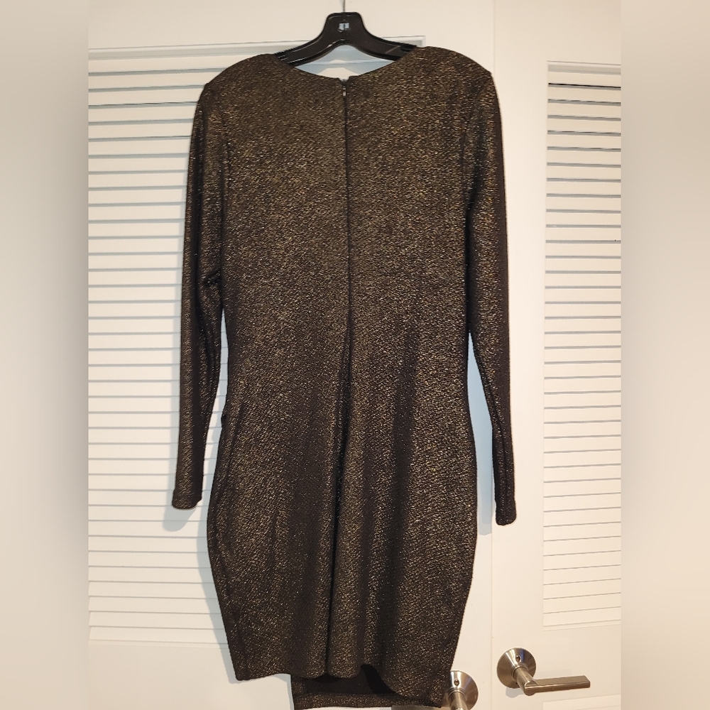 Dress - Picture 3 of 4